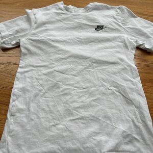 Men’s medium Nike T-shirts